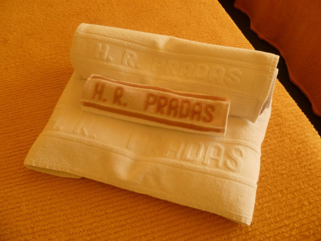 Hotel Pradas Jaca Bagian luar foto