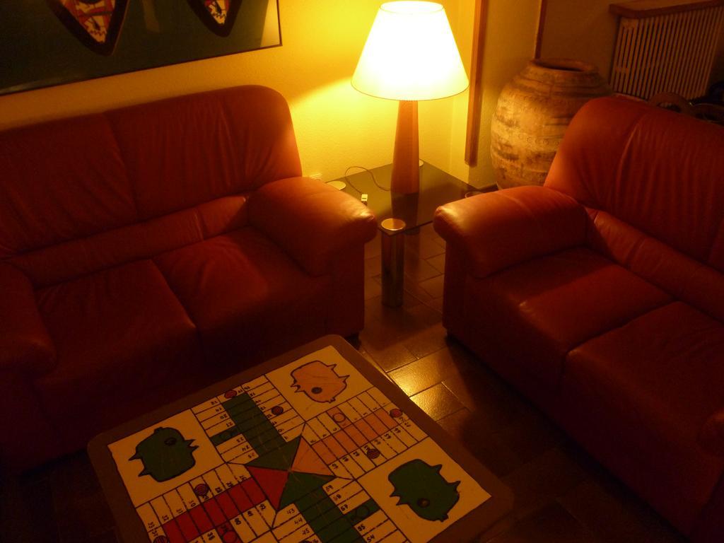 Hotel Pradas Jaca Bagian luar foto