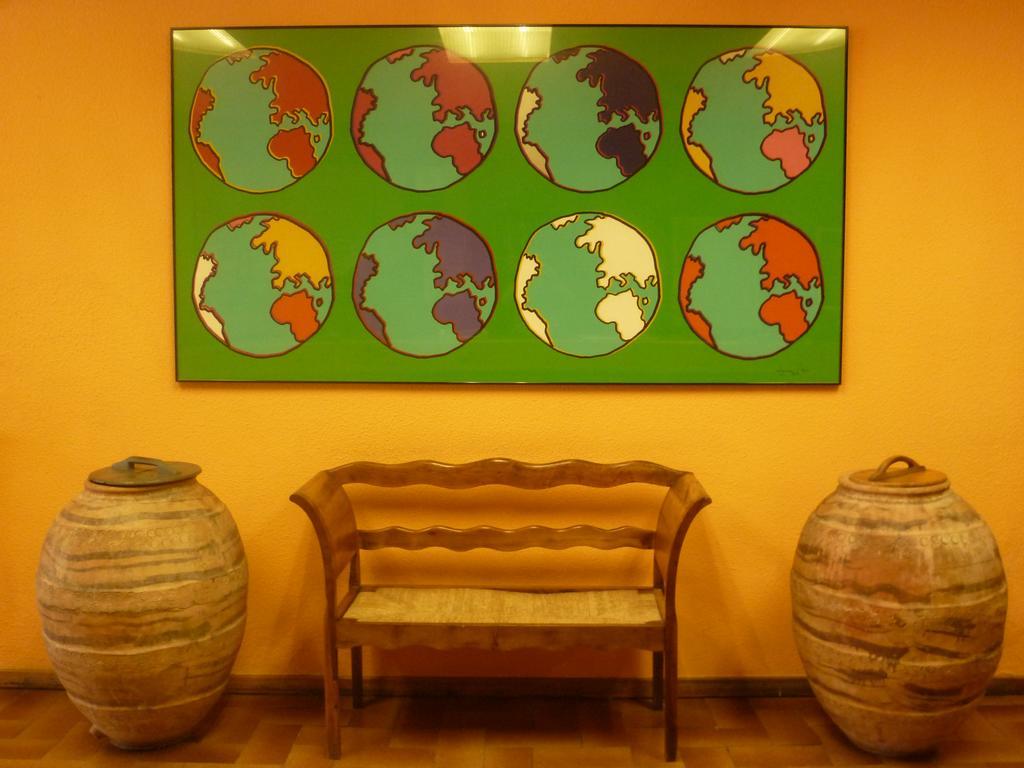 Hotel Pradas Jaca Bagian luar foto